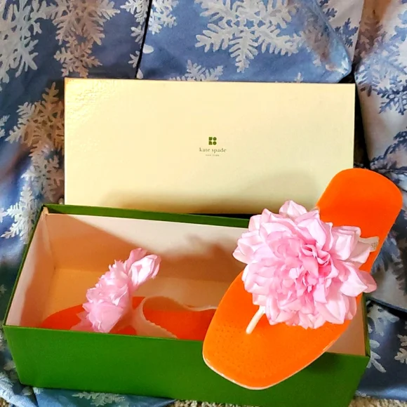 Kate Spade Bella flip flops size 8 Barbie pink flowers - Picture 1 of 3